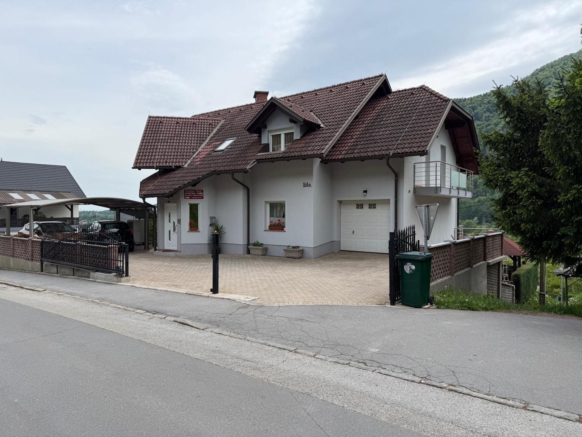 Hotel Rezidenca Ervin Jesenice Exteriér fotografie